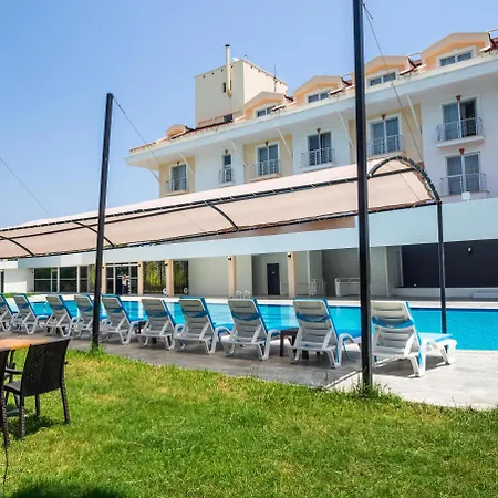 酒店 Pera Aura & 4*