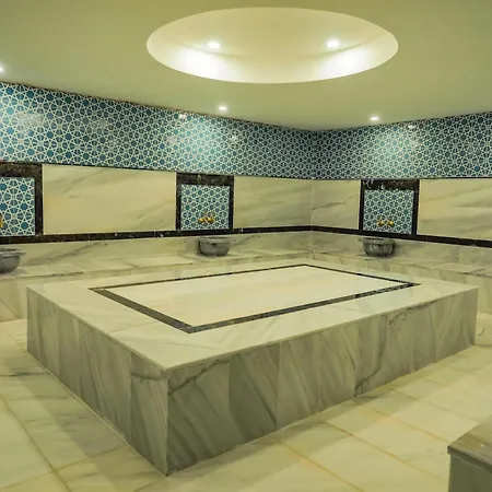 Pera Aura & 凯梅尔