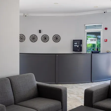 מלון Pera Aura & 4*