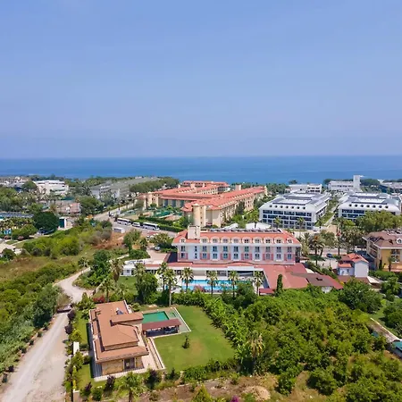 Hotel Pera Aura &