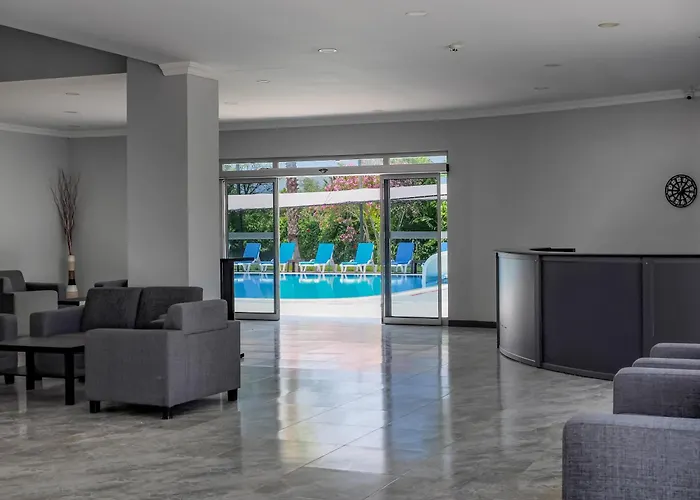 Pera Aura & 4* קמר